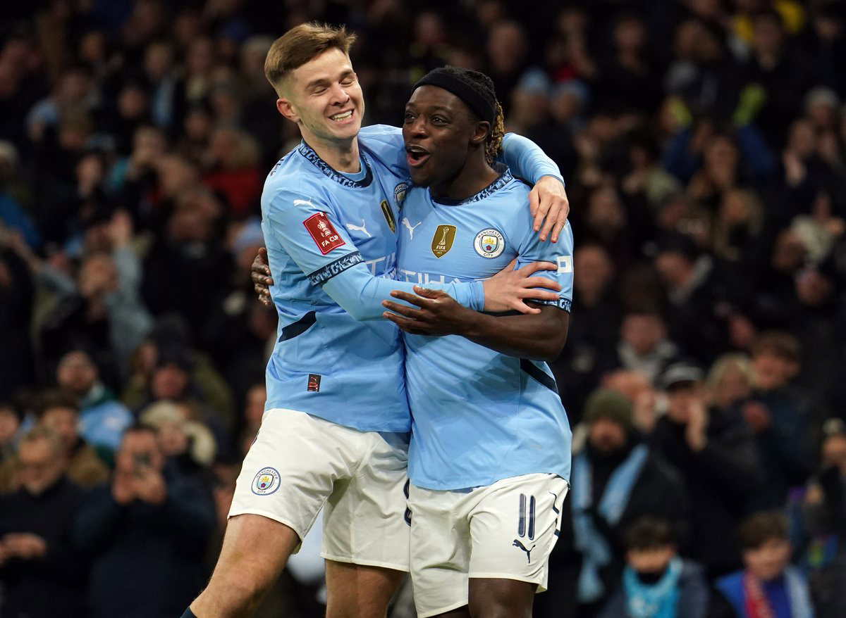 Jack Grealish Breaks 392-Day Goal Drought with Electrifying Strike for Man City, Sending Fans into Frenzied Celebration!